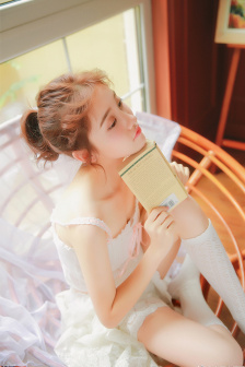 年轻的妈妈.